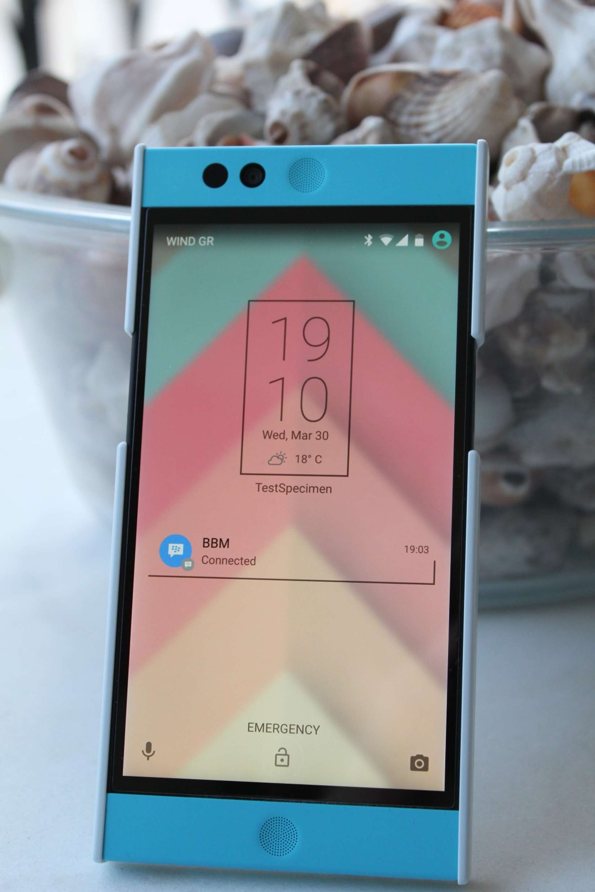 Nextbit Robin front with fog bumps case