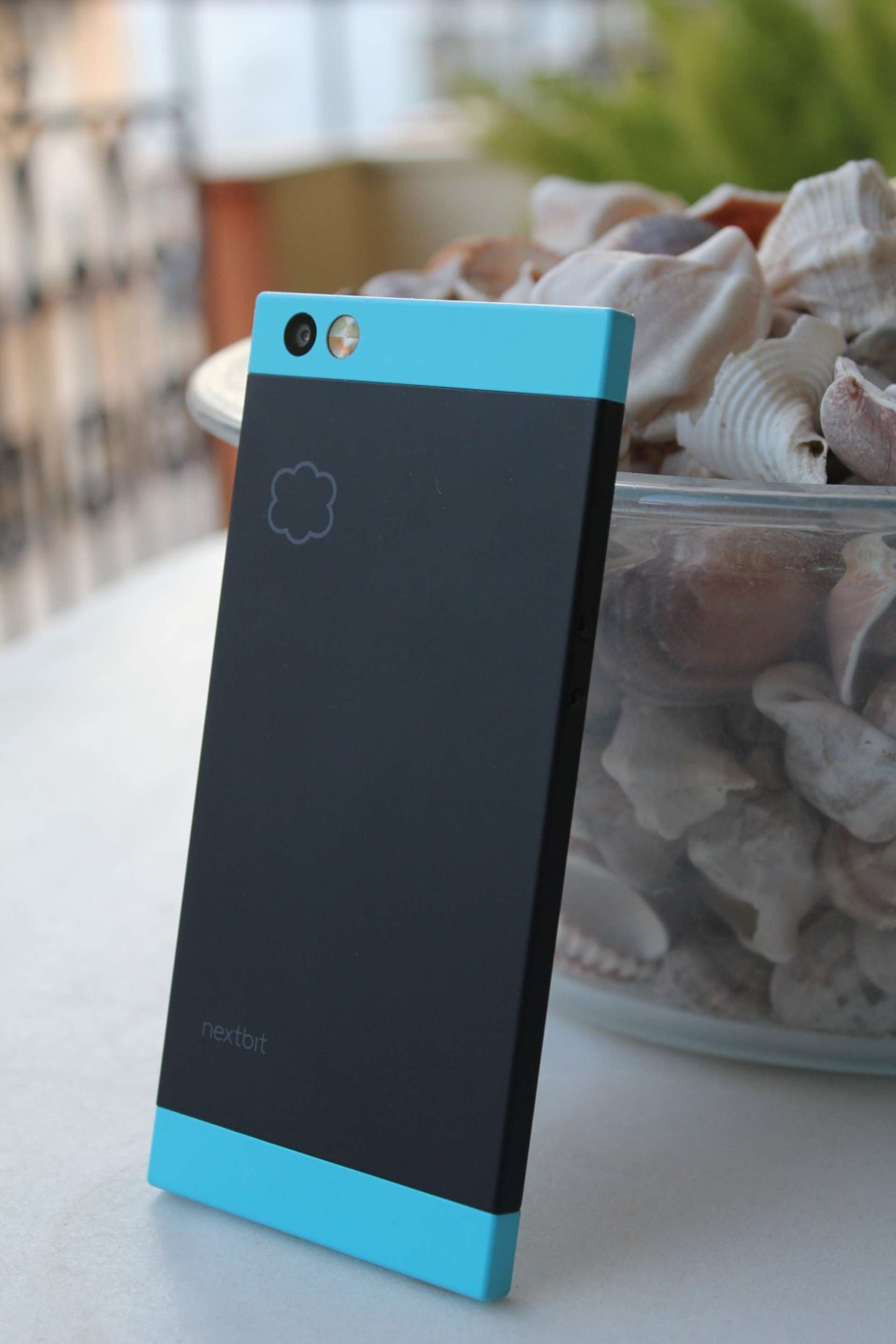 Back of the Nextbit Robin